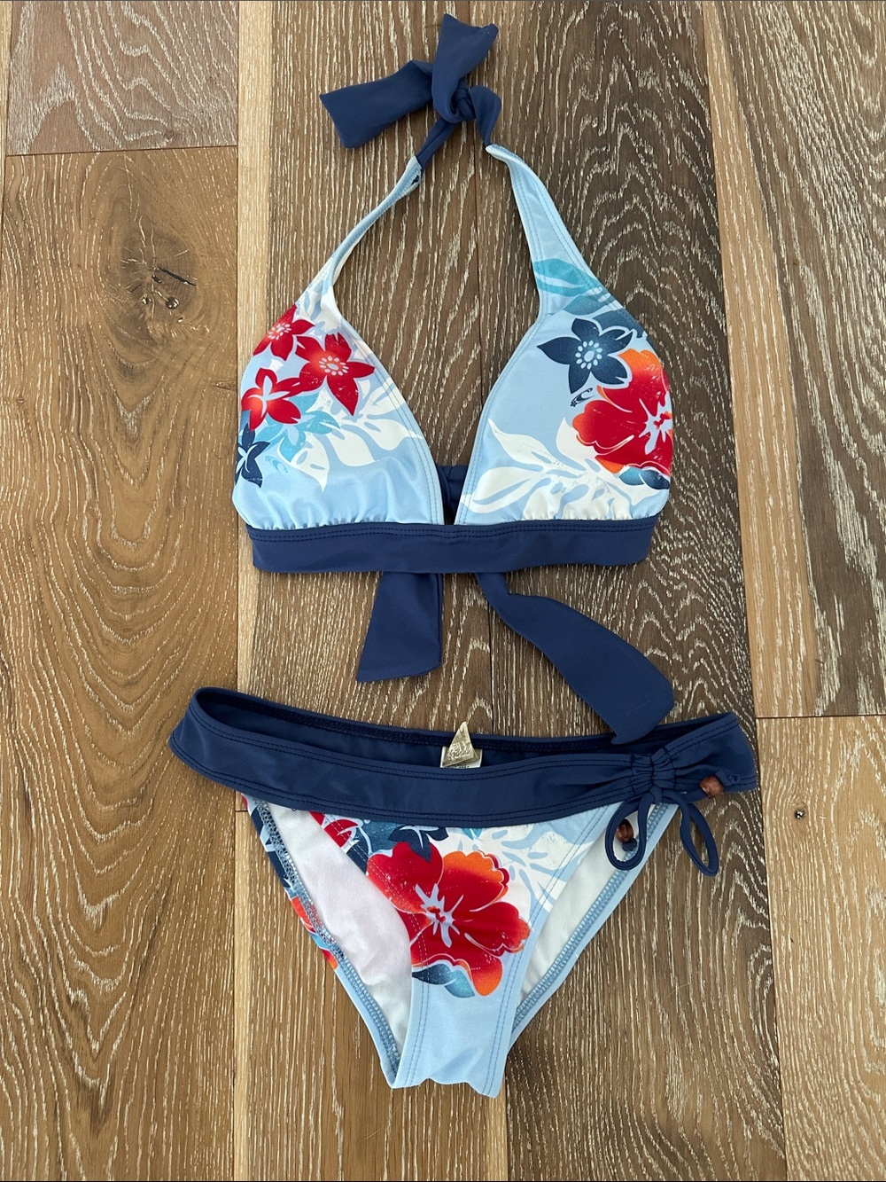 Vintage (90’s) O’NEILL Tropical Floral Halter Bikini Set. Top:L Bottom:S